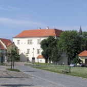 CHVALSKÝ ZÁMEK