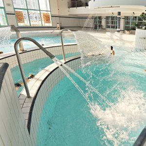 Plavání a relaxace v Hradci Králové: Aquacentrum v Městských lázních