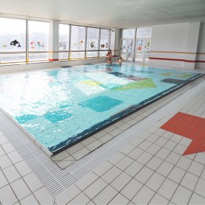 Plavání a relaxace v Hradci Králové: Dětský bazének v 50m plaveckém bazénu