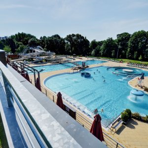 Plavání a relaxace v Hradci Králové: Koupaliště Flošna