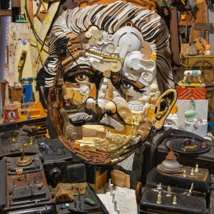 MUZEUM JINDŘICHOHRADECKA: Anamorfní portrét Tomáše Krýzy, autora největšího mechanického betlému na světě, od vizuálního umělce Patrika Proška