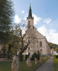 Jachymov-Kostel a Křížová cesta