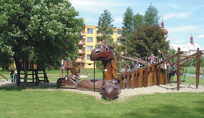 OBEC BOHUŇOVICE: Dětské hřiště