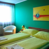 HOTEL PANON: -