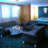 HOTEL PANON: -