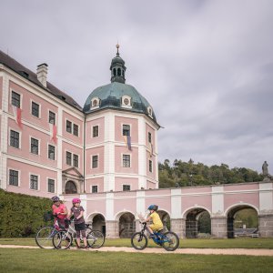 KARLOVARSKÝ KRAJ: -