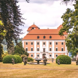 KARLOVARSKÝ KRAJ: -
