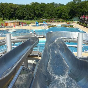 Plavání a relaxace v Hradci Králové: Koupaliště Flošna