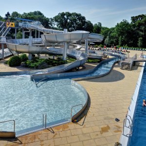 Plavání a relaxace v Hradci Králové: Koupaliště Flošna