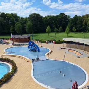 AREÁL FLOŠNA HRADEC KRÁLOVÉ: -