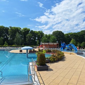 AREÁL FLOŠNA HRADEC KRÁLOVÉ: -